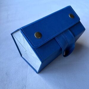 Sunglass Case ~ Holds 5 Glasses ~ Foldable or Hang Open ~ Blue with Grey